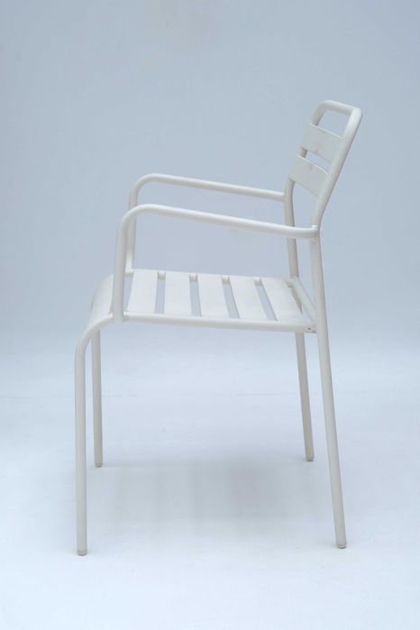 Cadeira branca de exterior