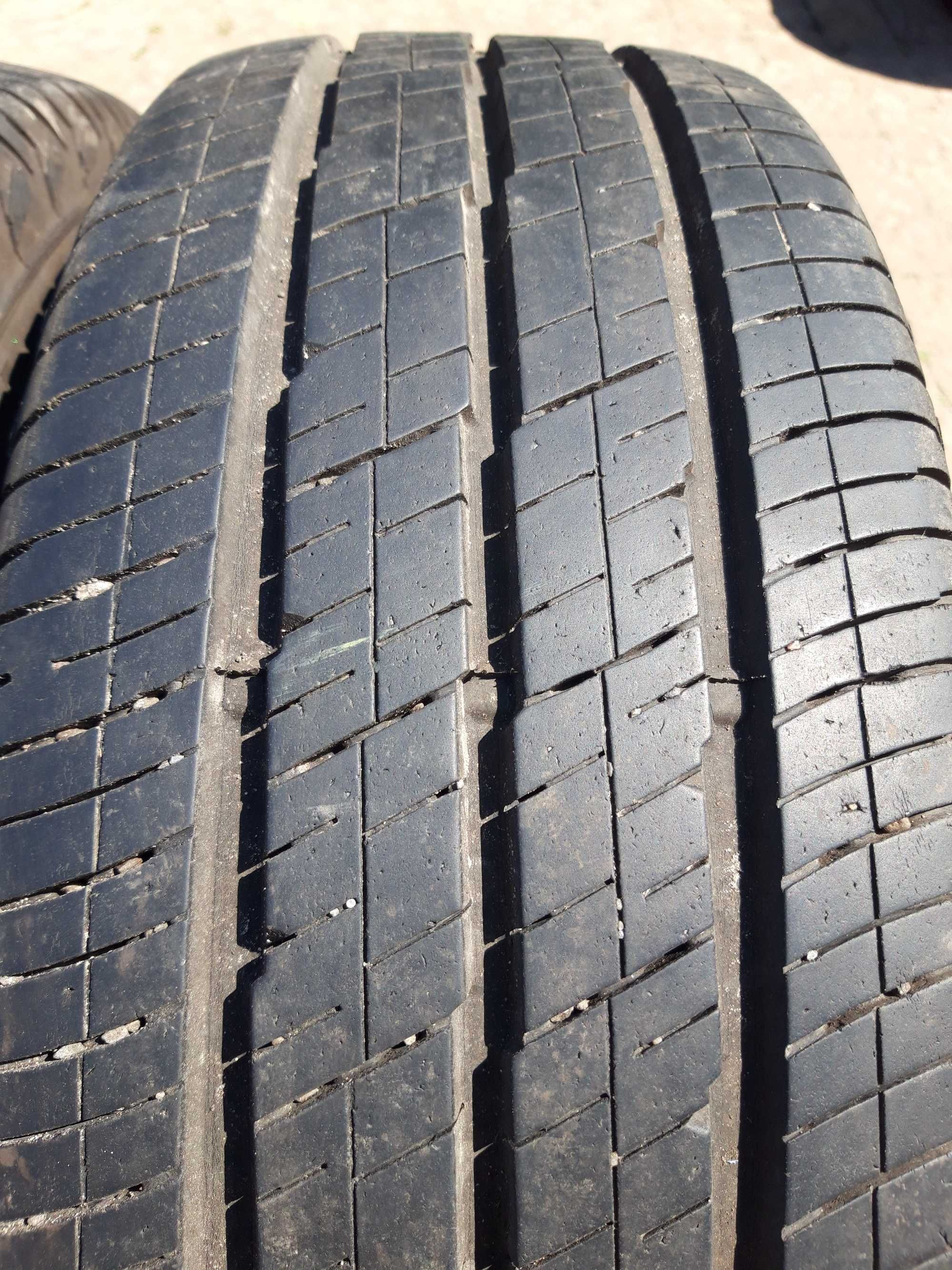 215/65/16 C 109/107T Continental Vanco 2