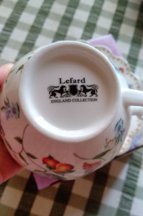 Чайный набор Lefard: чашка с блюдцем.