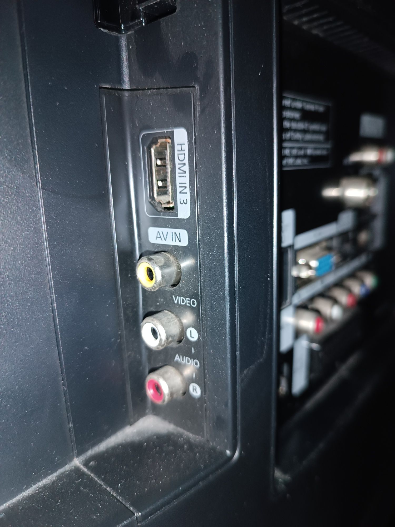 Домашній кінотеатр Samsung HT-C453N  + телевізор  Samsung LE40B530P7W