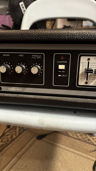 Wzmacniacz basowy Acoustic Model B120