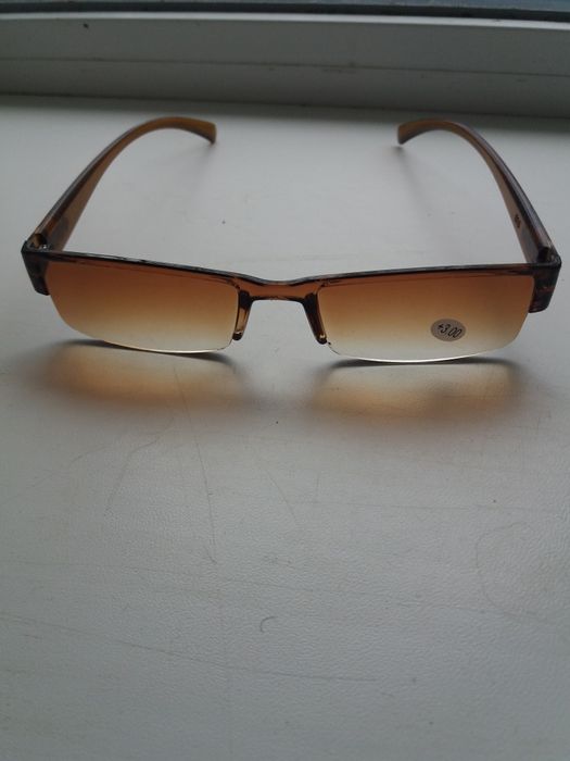 Очки  +3.0 с притемнением