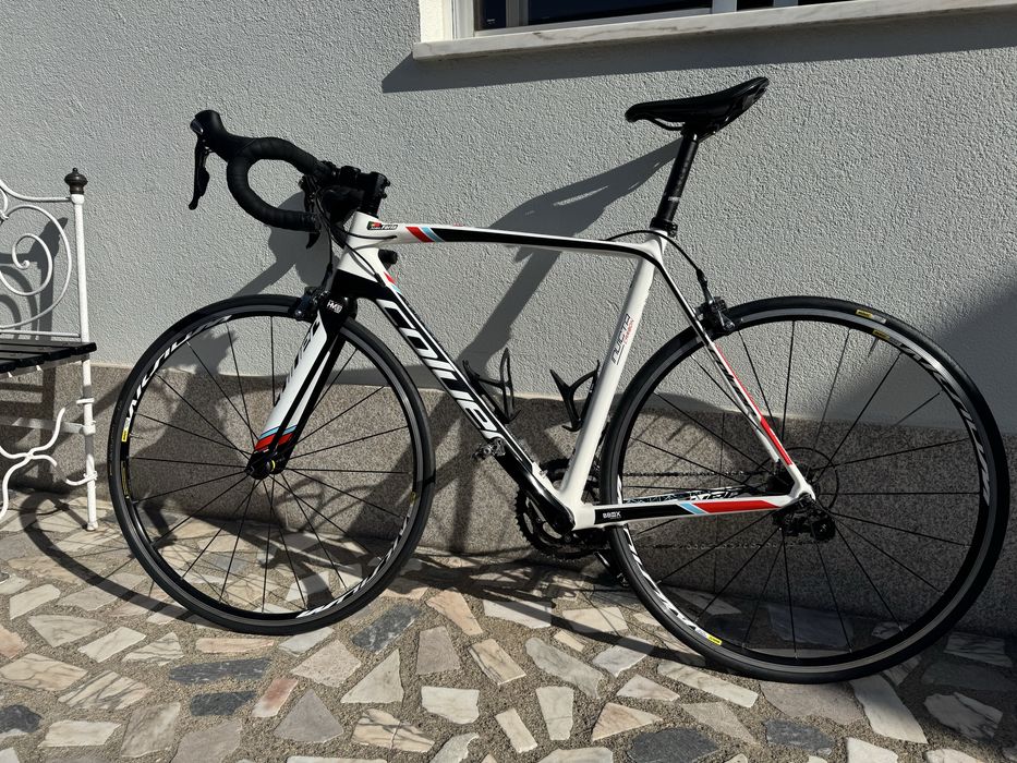 Bicicleta Coluer Invicta Carbon