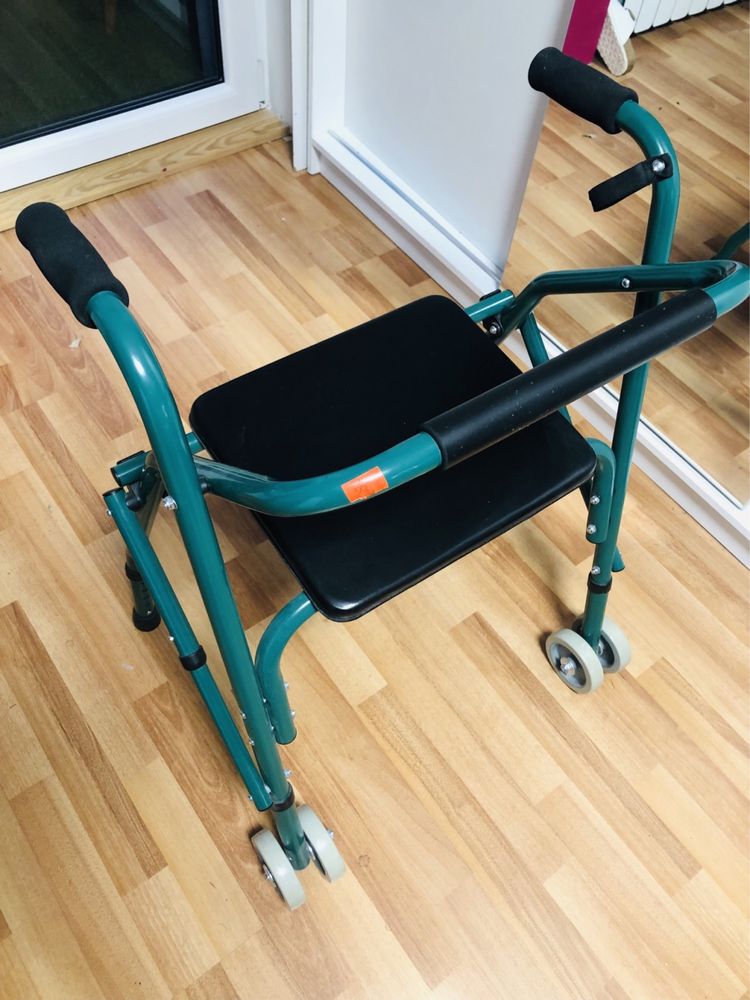 Nowy chodzik wózek balkonik dla osoby starszej i nie tylko