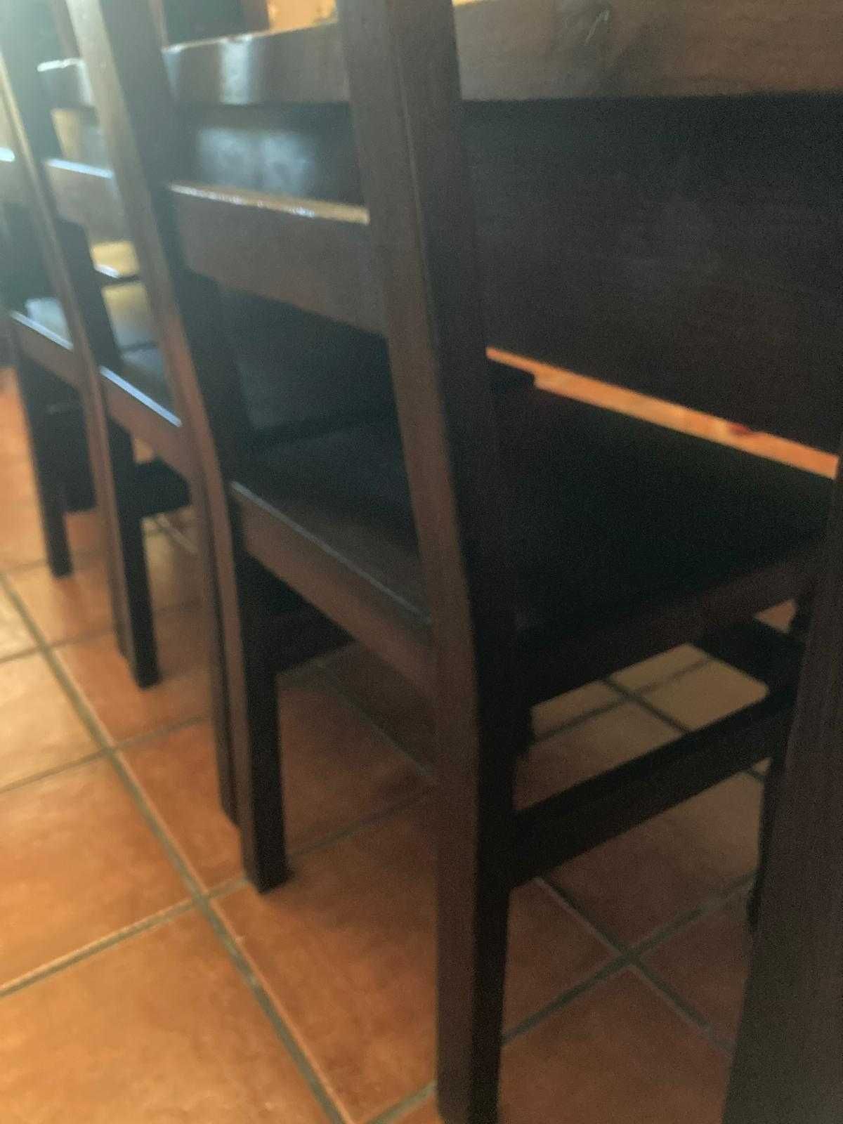 Mesa Rústica Sala Jantar com 8 cadeiras, em madeira de Castanho