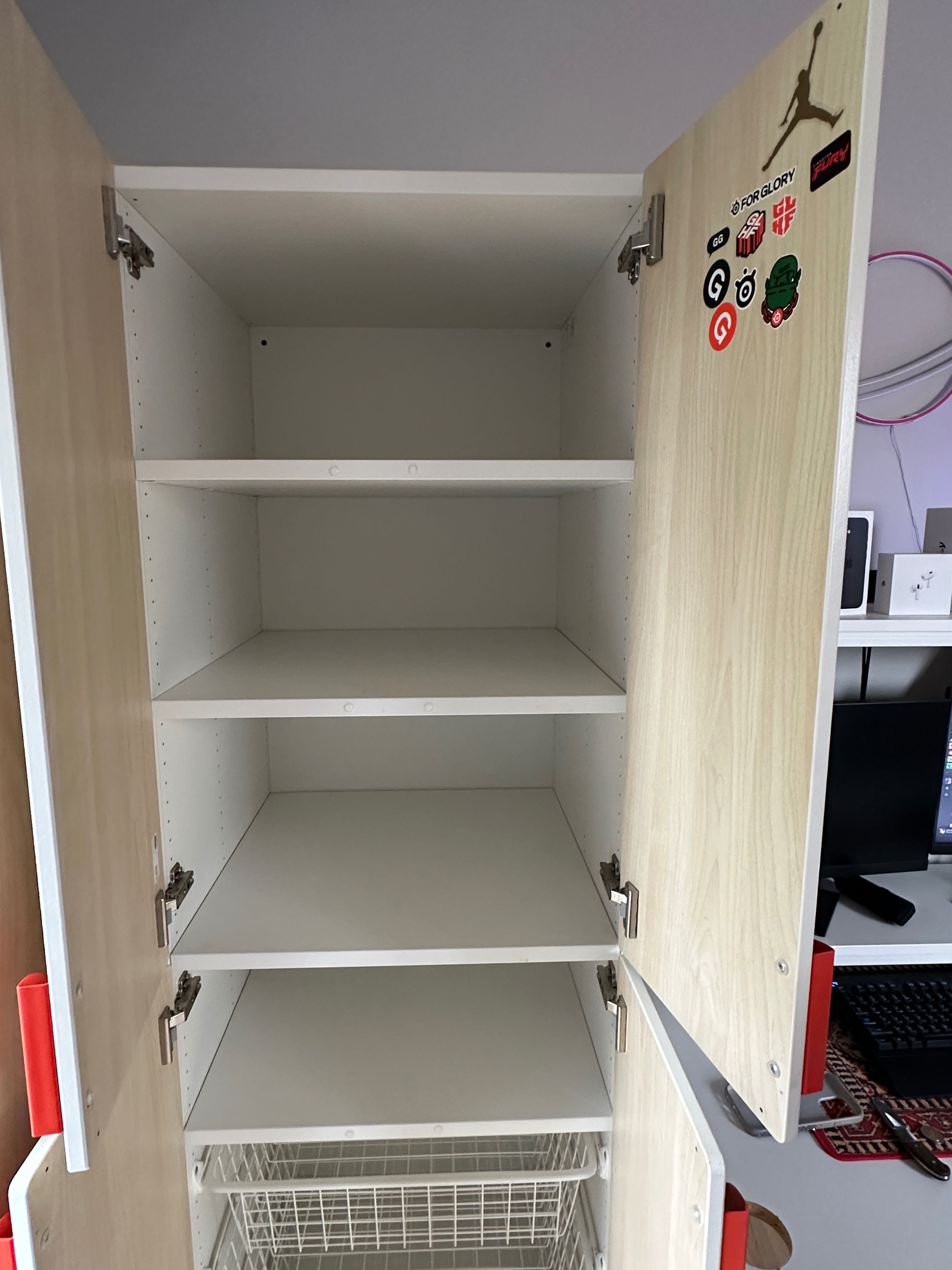2 szafy IKEA do pokoju dziecięcego SMASTAD