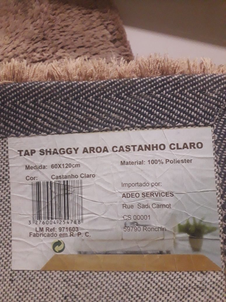 Tapete shaggy castanho