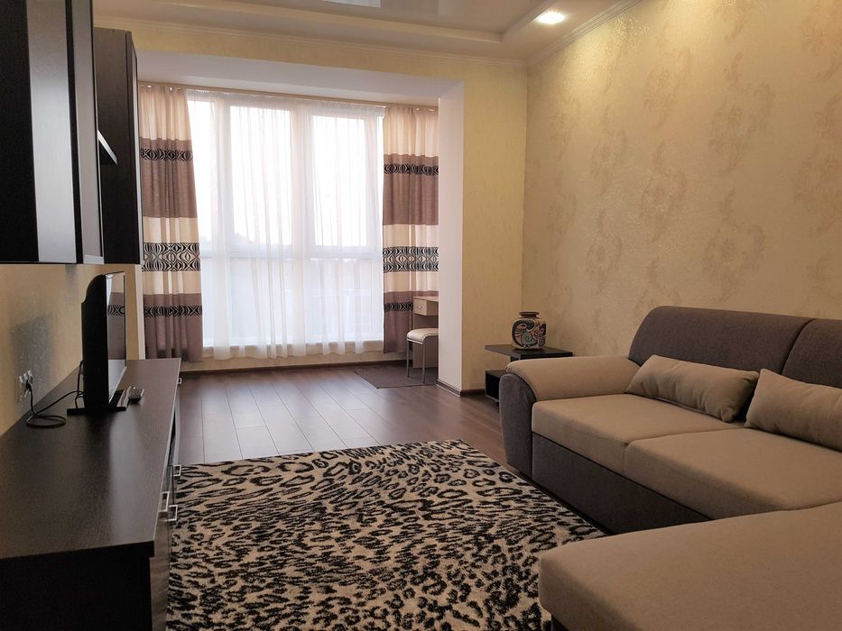 2-3 кімнатні люкс  в центрі.