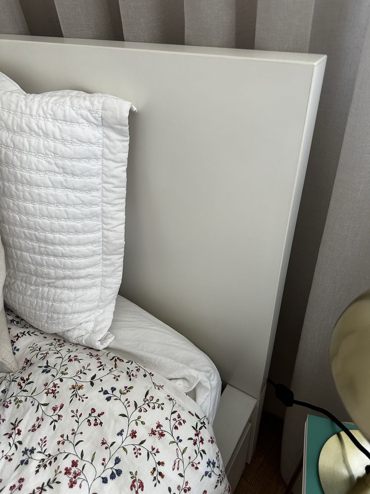 Cama de casal ikea com gavetas (colchão incluido)