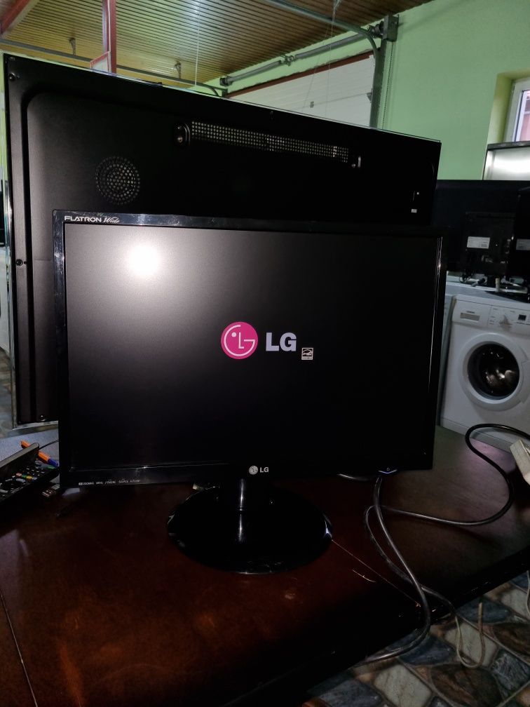 Монітор LG  L226WTQ