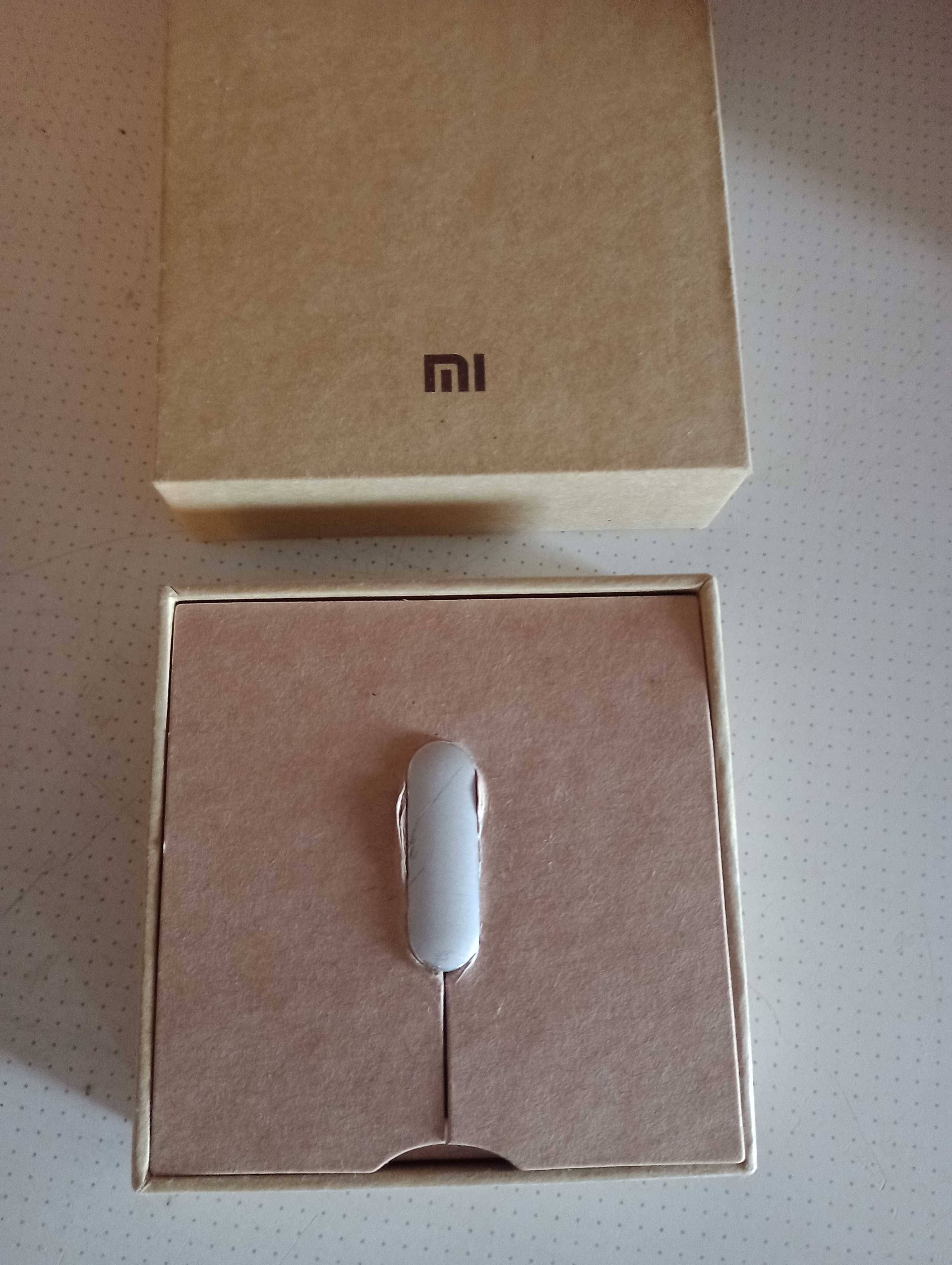 Фітнес-браслет Xiaomi Mi Band 1S Pulse полностью рабочий с зарядкой