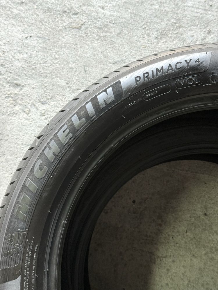 Pneus 255/45r20 Michelin Primacy 4 com 85% piso