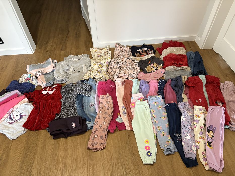 Paka zestaw ubrań bliźniaczki 104/110