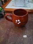 Caneca de barro vintage