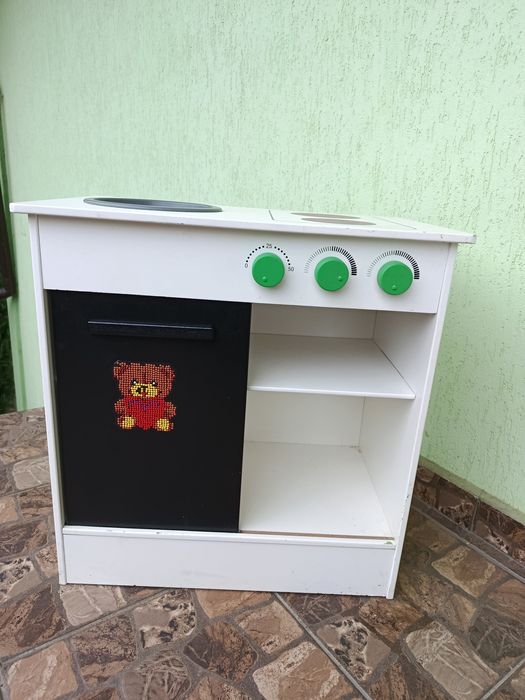 Дитяча дерев'яна кухня