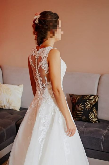 Suknia ślubna 36 IDEALNA z trenem jak NOWA z guzikami BYTOM