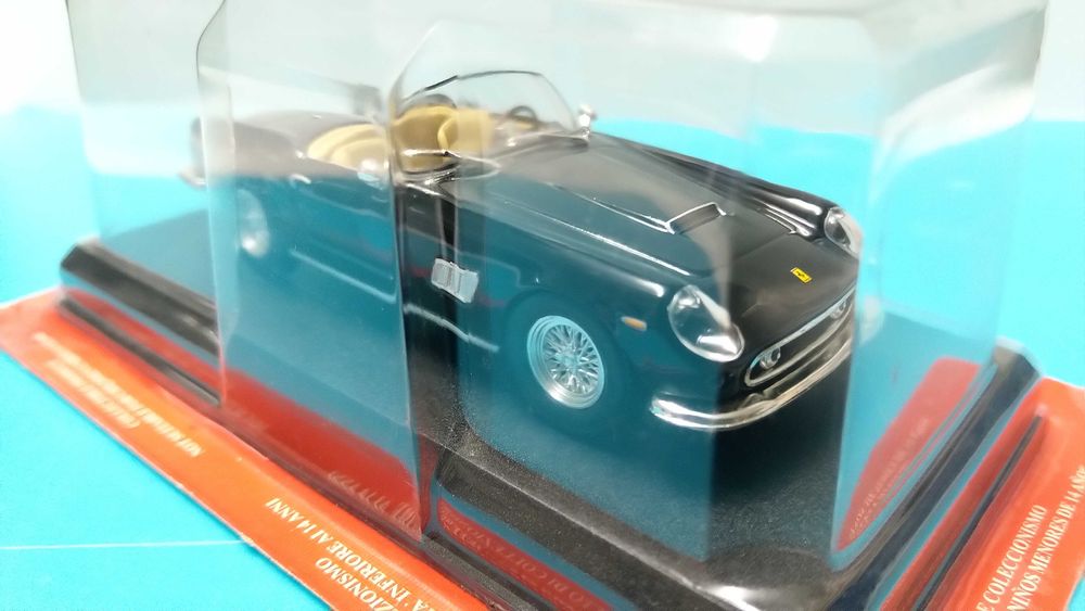 Ferrari 250 GT California (1957) - Miniatura IXO/Altaya à escala 1/43