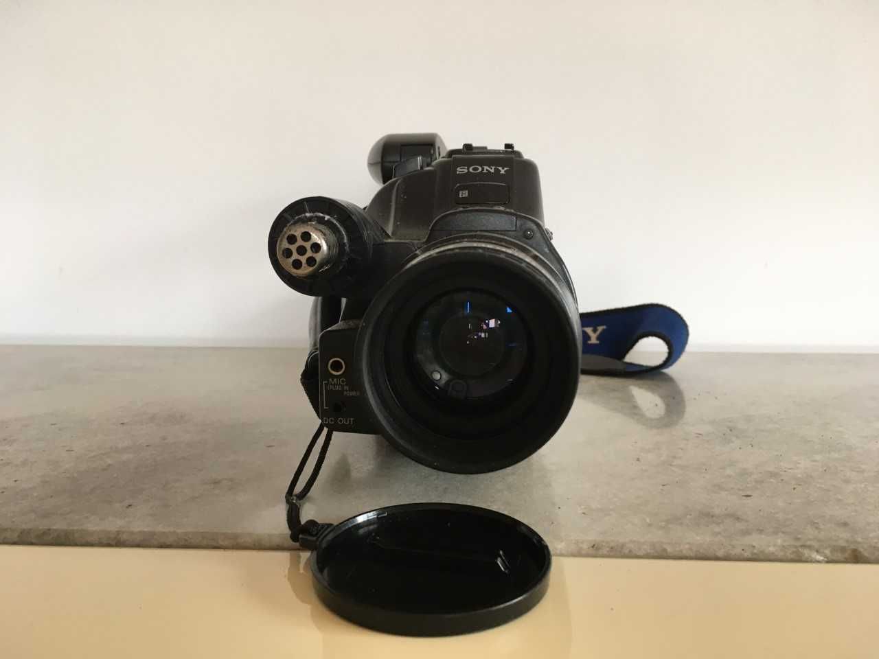 Máquina Filmar Sony CCD-F455E Handycam Video 8 LIGA MAS NÃO FUNCIONA
