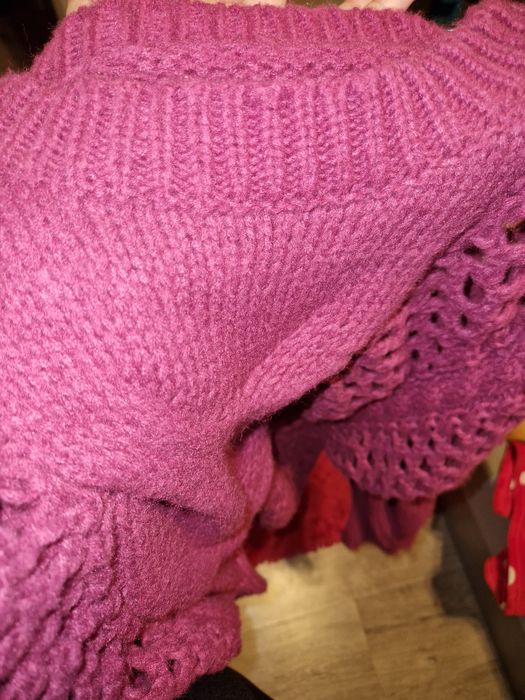 Sweterek fuksja nowy