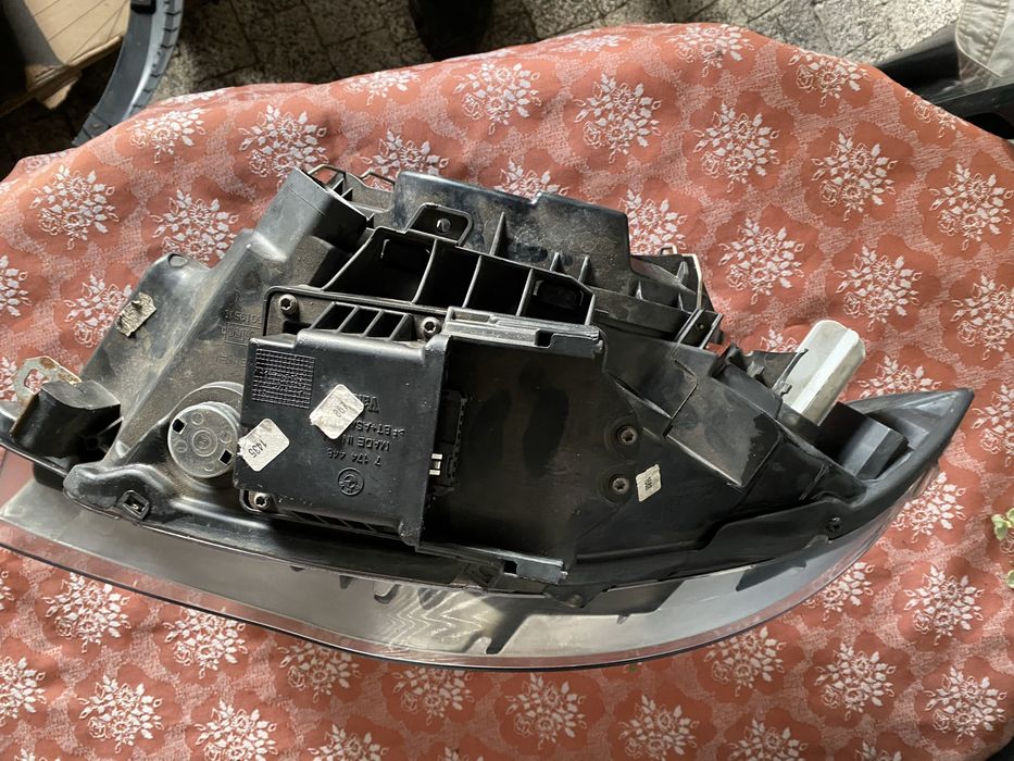 Lampa Biksenon prawy bmw e87 lift