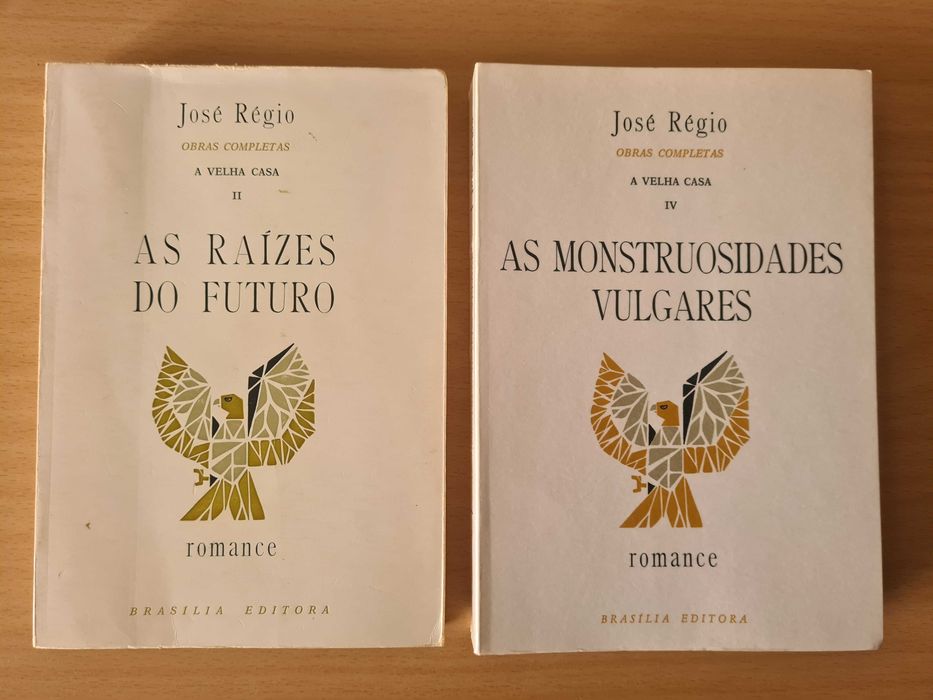 2 livros da série "A Velha Casa" de José Régio