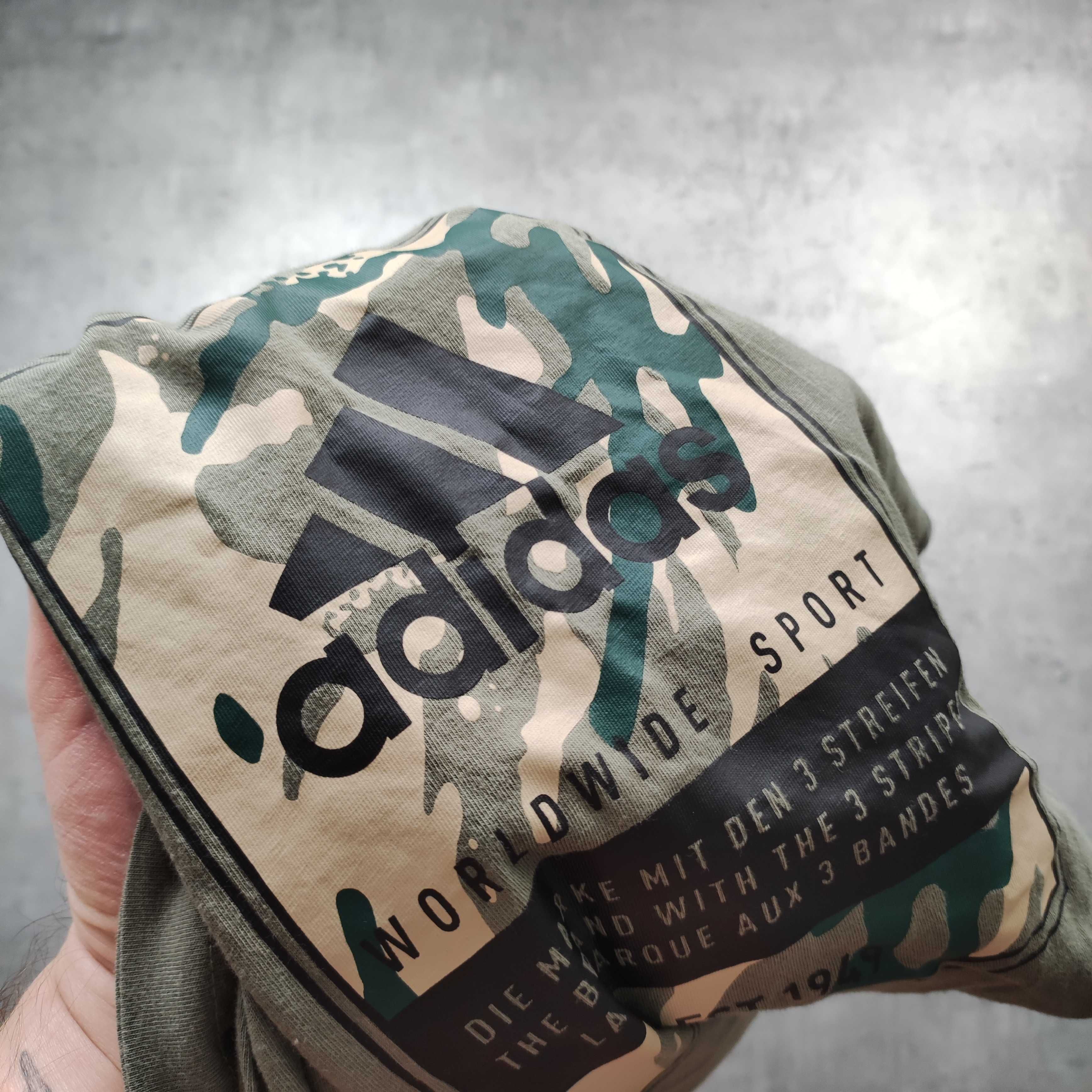 MĘSKA Bawełna Koszulka Oliwka Khaki Camo Nadruk Duże Logo Adidas