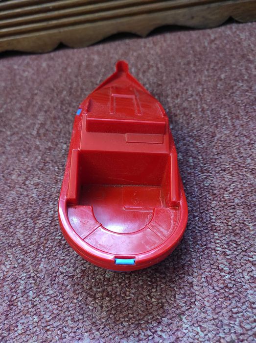 Zabawkowa łódka 20 cm. Plastikowy Jacht zabawka