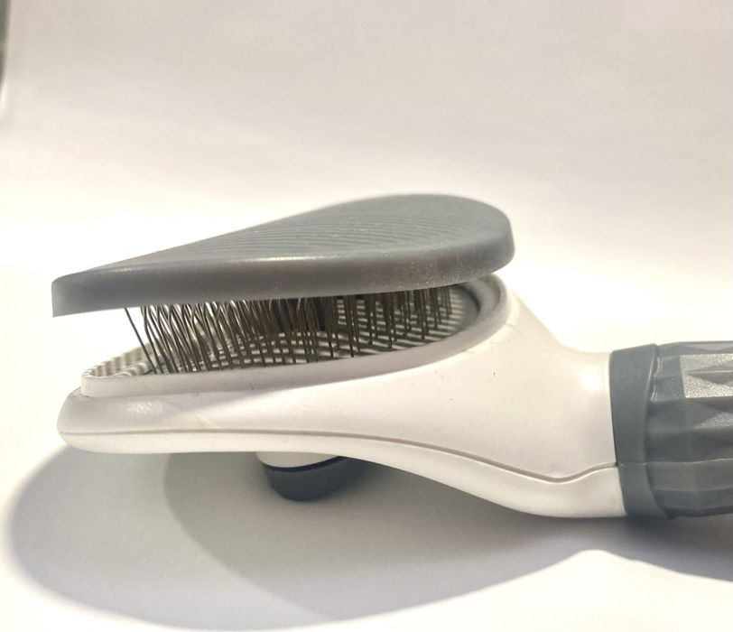 Щітка для грумінгу, для вичісування шерсті улюбленців