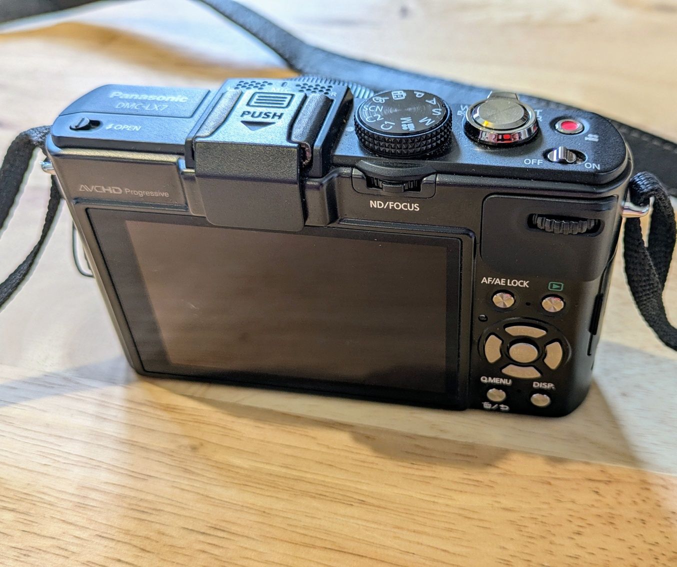 Panasonic Lumix DMC-LX7 – jasny obiektyw f/1.4, RAW, bardzo dobry stan