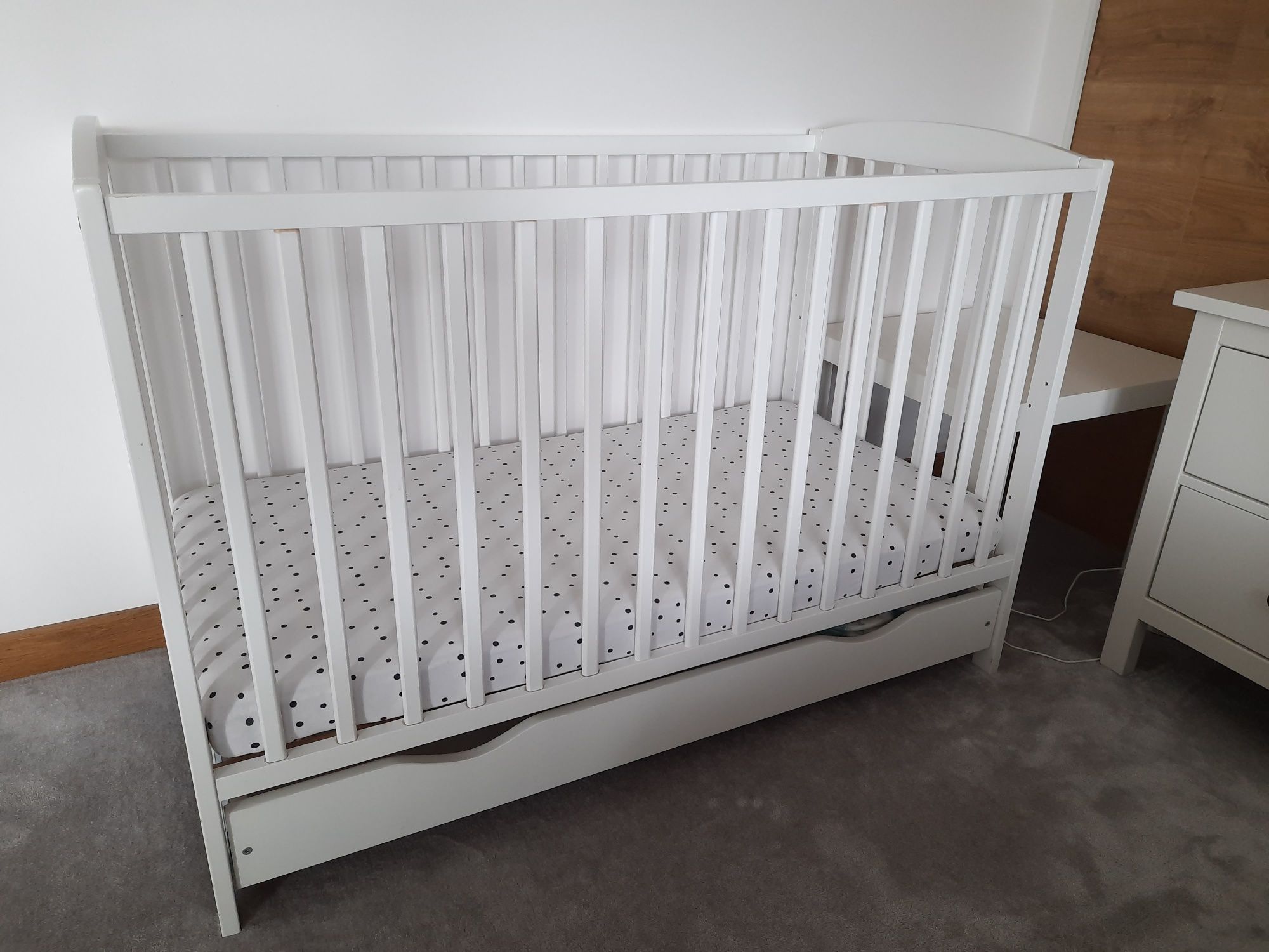 Drewniane łóżeczko niemowlęce 120x60