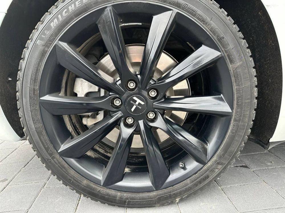 Tesla model 3 (2021)