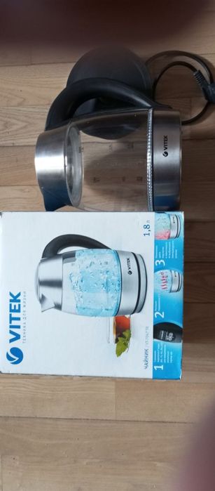 Электрочайник Vitek VT-7047