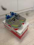 Adidaski elefanten 23