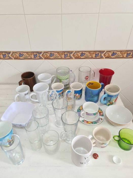 Conjunto Lote de Copos Canecas Louças Porcelanas Vidros Taças Antigos