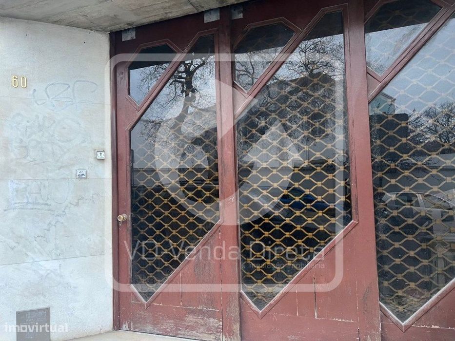 Loja com cave 450m² na Estrela, Lisboa. IMÓVEL DA BANCA