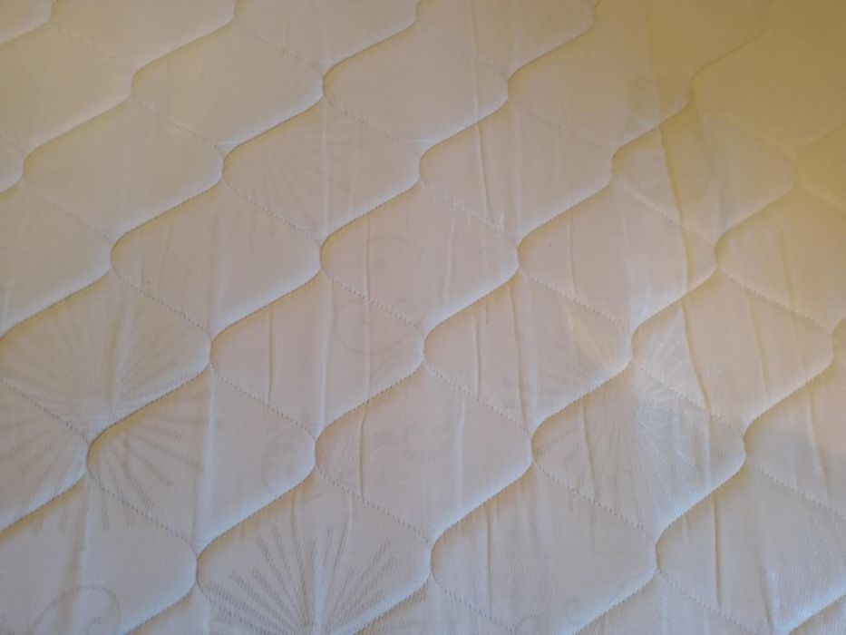 Cama de grades de solteira