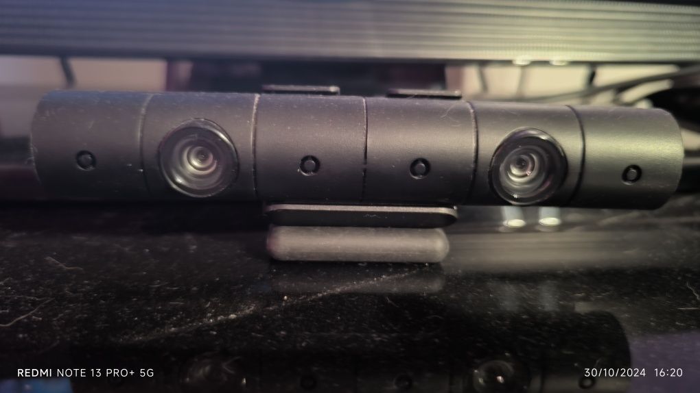 PlayStation 4 Slim + Comandos + Óculos