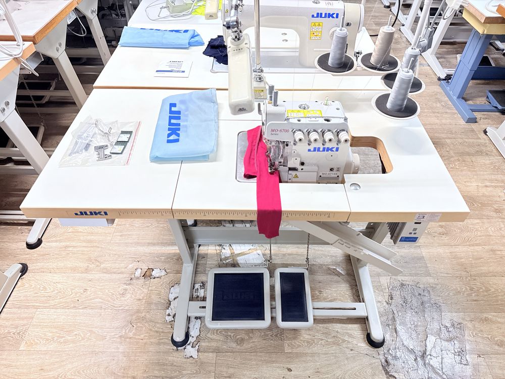 Overlock Juki MO-6714S 4 nitkowy Servo 230V super stan