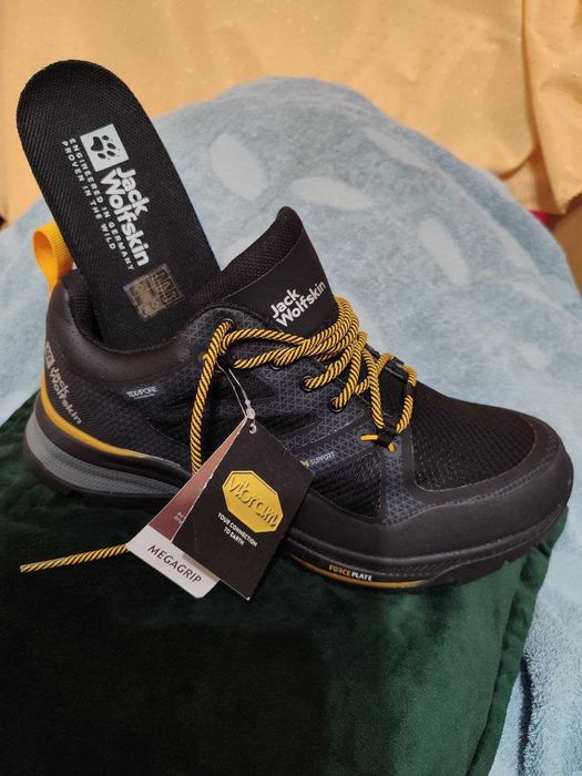 Jack Wolfskin взуття / трекінгові кросівки / ботинки