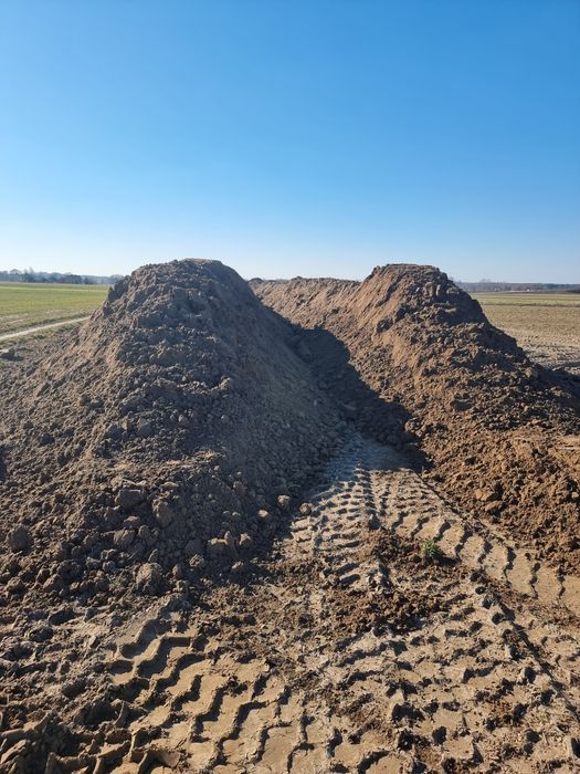 Czarna ziemia, żwir z transportem