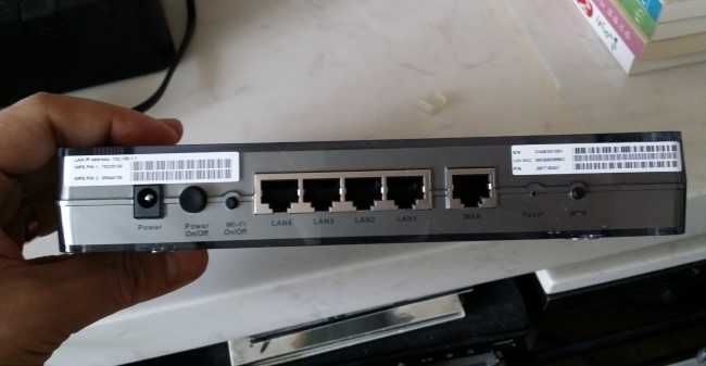 Router VPN HP R110 Wireless