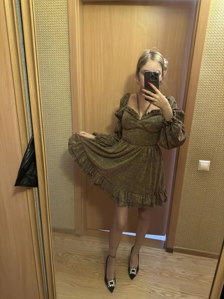 Платье блестящее