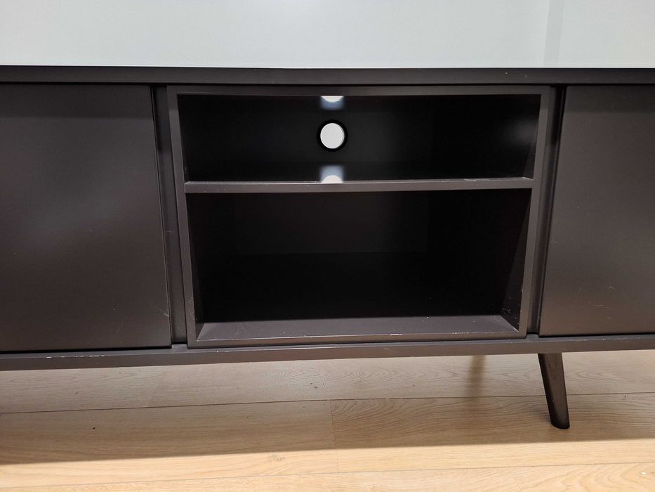 Móvel TV da marca Antarte, modelo Oslo