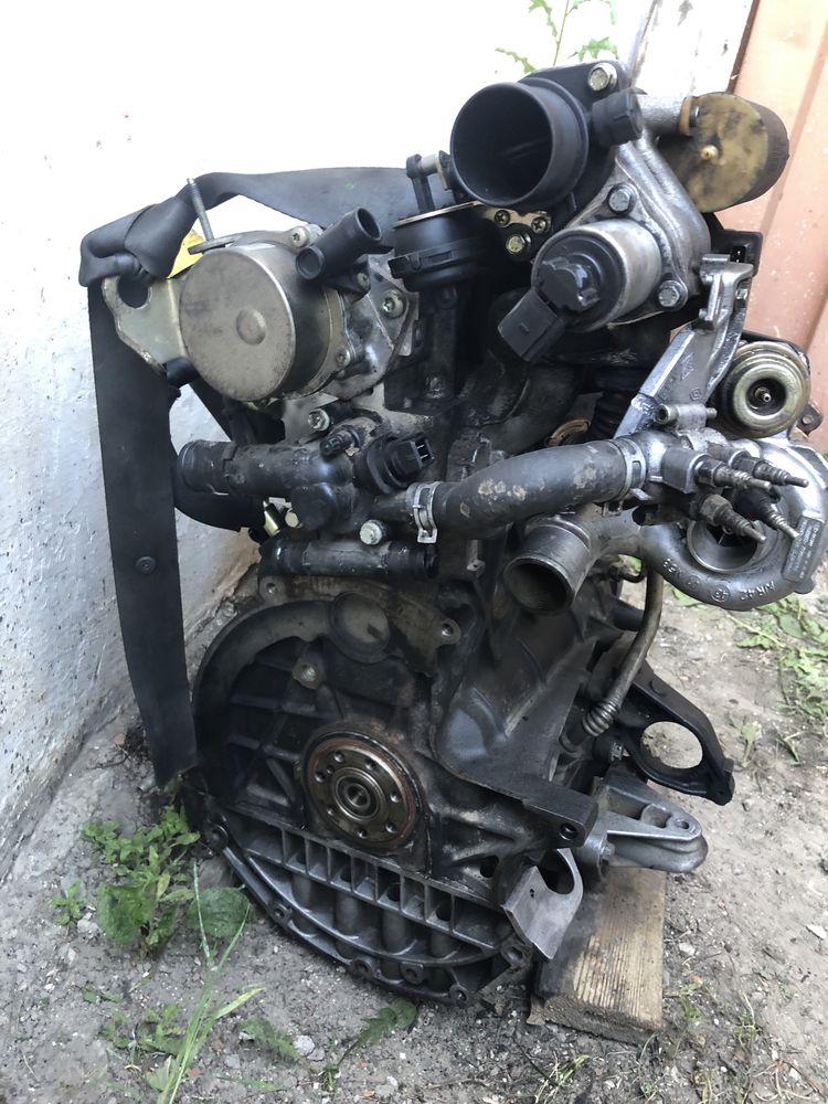 Мотор Renault Trafic Opel Vivaro 1.9;