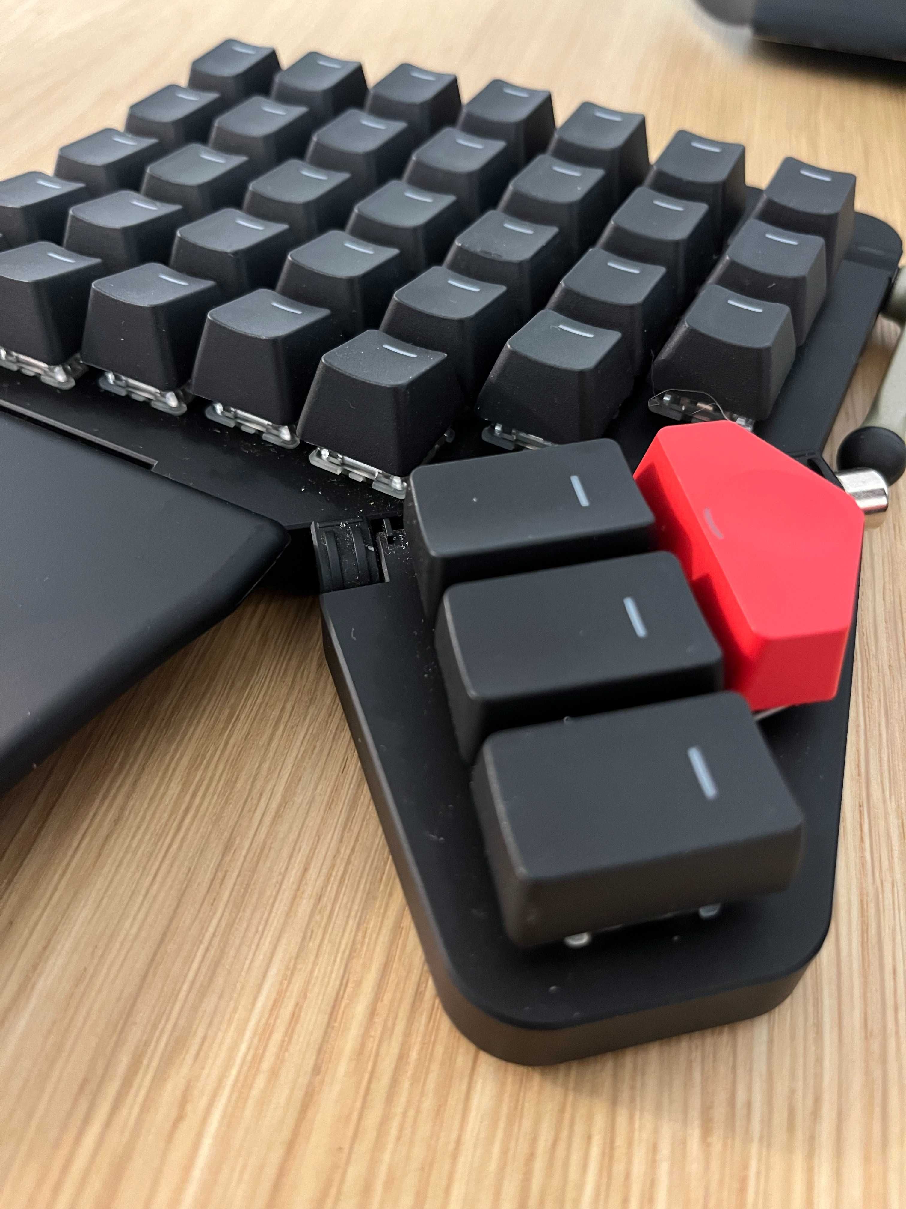 ZSA Moonlander Split Keyboard Cherry MX Blue
