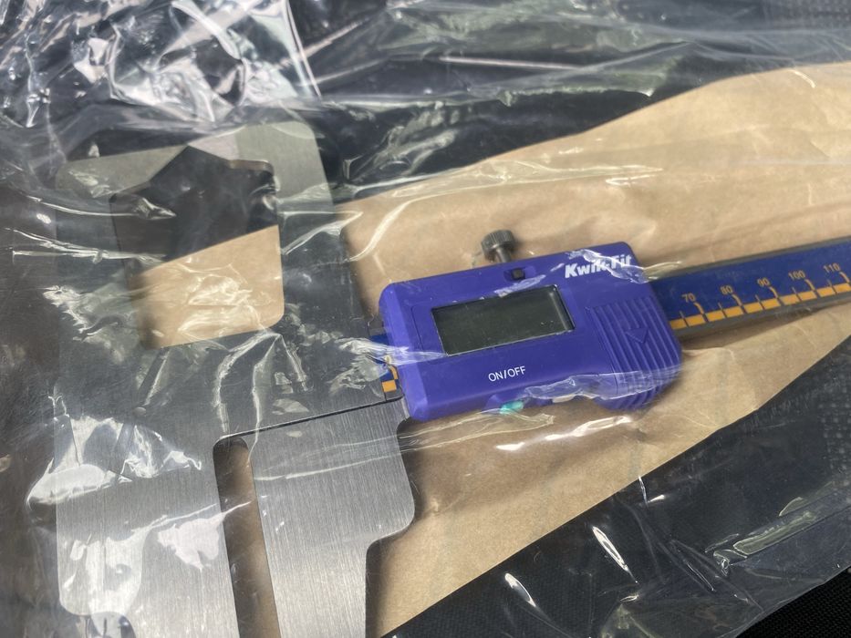 Elektroniczna suwmiarka Mitutoyo 573-155KF do bębnów nowa 300mm