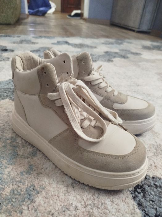 Кросівки жіночі зимові