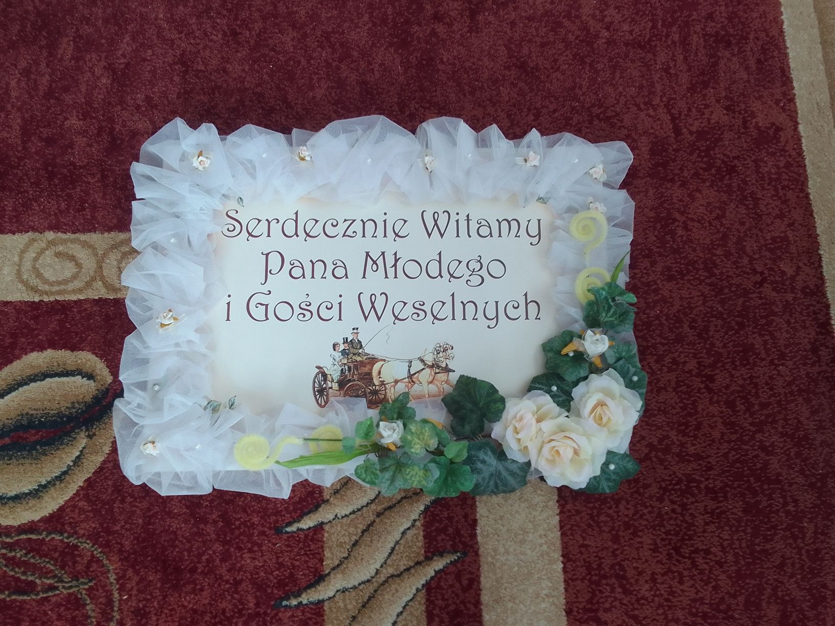 Biała ozdoba weselna .