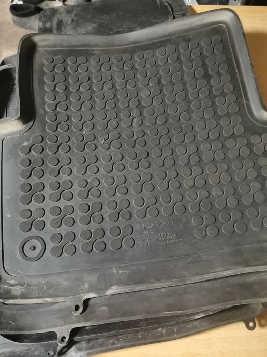 Dywaniki gumowe bmw e39
