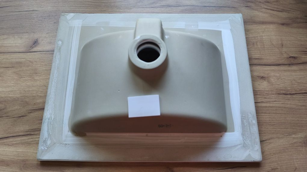 Umywalka ceramiczna CFP 50 Comad